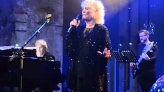 (Part of) "Don't Sleep in the Subway" - Petula Clark - Berlin Live, April 28th, 2016