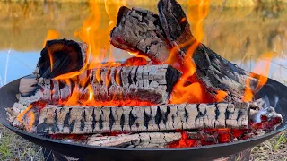 Bonfire sound effect, crackling of firewood for background, relaxation, sleep