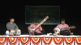 Sarod-Sitar Duet by Twins.......jhinjhoti trital