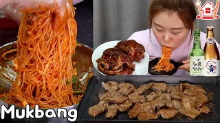 Couple Mukbang│Cooking and eating spicy mixed noodles with grilled pork ribs.