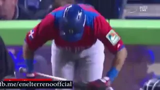 Unos de los momentos más dramáticos del clásico Mundial, el turno de Erick Aybar 🇩🇴 frente a USA.. 😁