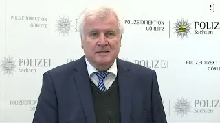 Trotz Rücktritt als CSU-Chef: Seehofer will Innenminister bleiben | DER SPIEGEL