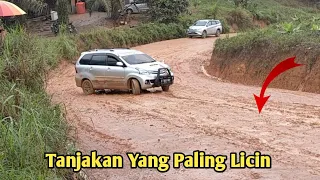 Situasi Terparah Jalan Licin Dan Berlumpur Banyak Mobil Mewah Terpleset Pleset