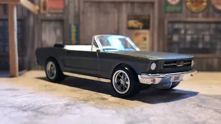 Hotwheels Ford Mustang ´65 convertible / Wheels swap & repaint