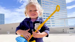 Maggie and baby brother are swimming in the pool - new best series!