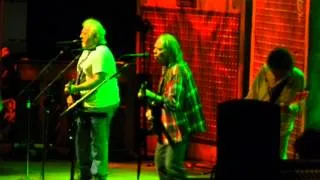 Neil Young & Crazy Horse - Walk Like A Giant