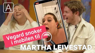 Vegard Harm snoker i mobilen til Martha Leivestad