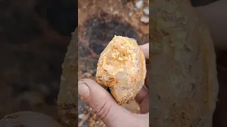 Incrível este lugar de difícil acesso todo mineralizado