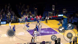 NBA 2K21 mobile on iPhone 12 Pro Max: clippers vs Lakers