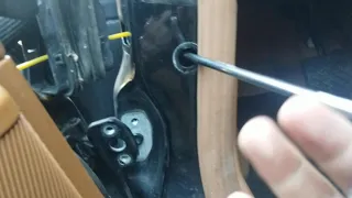 How To Remove The W202 Front Door Electrical Connector