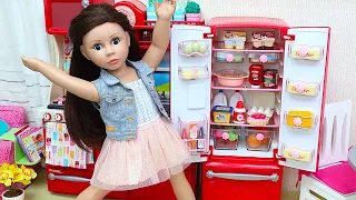 Doll organises food in fridge after grocery shopping! Play Dolls household chores for kids