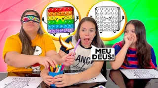 COLORINDO COM TRÊS CORES FIDGET TOYS**  Tia Hellen e Carol Teixeira DEU RUIM!!!