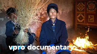 Yi, the Chinese mountain tribe | VPRO Documentary