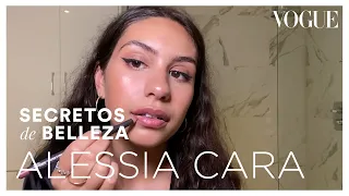 Alessia Cara da sus tips para conseguir una piel brillante y un delineado perfecto