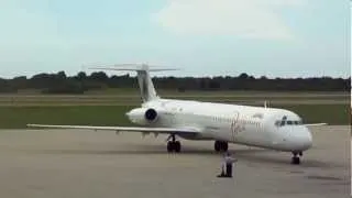 Perla Airlines MD-83 arriving at La Chinita International airport