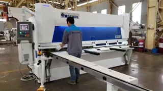 Hydrauliczne nożyce gilotynowe ACCURL Master 6x3200mm z ELGO P40T CNC i pneumatycznym podparciem bla