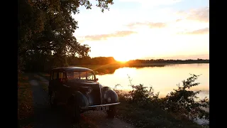 Petite balade en JUVA 4 #voitureancienne #cinematic #djiair2s #renault