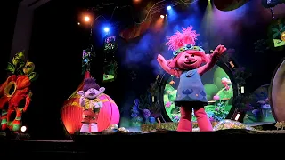 Universal Studios Singapore「Trolls Hug Time Jubilee!」(2024/02/25/15:30)①