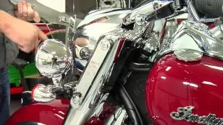 How to Remove and Install the Indian Chief Vintage Windshield – Indian Motorcycle