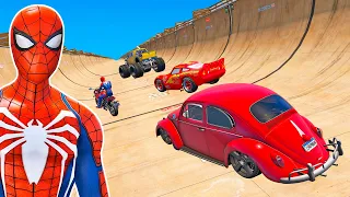 CORRIDA CARROS FUSCA COM HOMEM ARANHA e MOTOS! SUPER HERÓIS NA RAMPA DE QUEDA LIVRE - GTA V