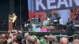 Keane - Everybody’s changing (live) plus lyrics @ Hello Festival