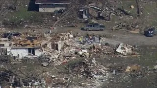 Illinois tornado victims allowed to check on their homes