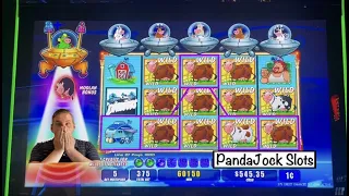 GIANT WINS and BIG HANDPAY on Invaders Attack from the Planet Moolah