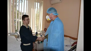 Курсант, який вижив в катастрофі Ан-26, отримав медаль та поділився планами