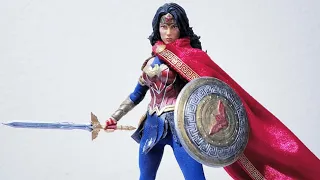 Custom Wonder Woman Mezco | Review/Breakdown