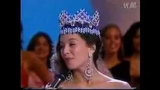 Miss World 2003 Farewell Walk (Azra Akın)