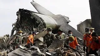 Индонезия: на месте катастрофы самолета "Геркулес" обнаружено 141 тело