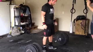 2011 CrossFit Games Champ, Rich Froning squat cleans 275