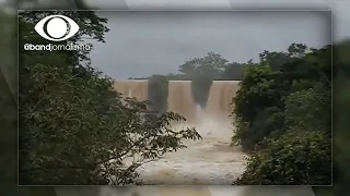 Com chuva, barragens transbordam em Minas Gerais