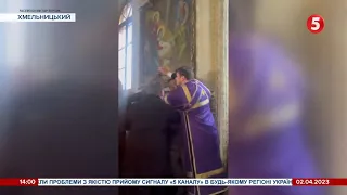 😡Священники УПЦ мп накинулись на військового в церкві у Хмельницькому