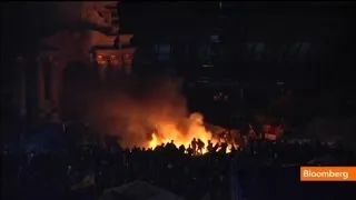 Watch: Kiev Protestors Surrounded by Gov't Forces