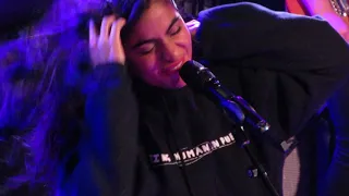 Jessie Reyez - "Apple Juice" (Live in Cambridge)