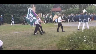 Schützenfest in  haffen Einmarsch  auf dem  Dorfplatz