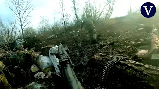 En primera persona: soldados ucranianos graban un intenso combate en una trinchera de Bajmut