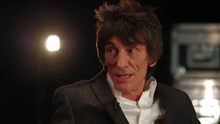 Ronnie Wood discusses Jeff Beck, Mick Jagger and… Dolly!