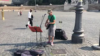 Old talented man singing „Born to be wild“ from Steppenwolf