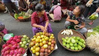 A Bustling CHINATOWN 🇲🇲 MYANMAR Morning Market Life At 17th & 18th Street In YANGON