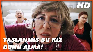 Sorma Neden | Yağmur'un Kaynanası, Ağız Temizliği Kontrolü Yapıyor | Türk Komedi Filmi