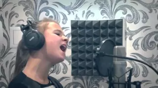 Девочка красиво поет - Кукушка / Girl sings beautifully - Cuckoo