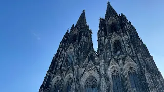 Kölner Dom Geläut an Ostersonntag.