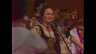 Lăutarii lui Botgros (1988), Nicolae Ciubotaru și Ioana Căpraru - Secvență spectacolul "Ca la nuntă"