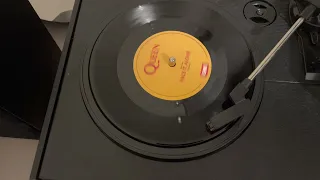 Vinyl Play: Queen - Face It Alone (2022)