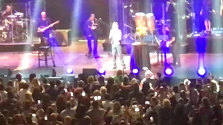 Camilo Sesto - "Algo De Mi" y "Vivir Asi Es Morir De Amor" en vivo Miami 6/4/17