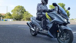 Slow speed / Figure 8's on Kymco Ak 550. USA