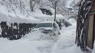 Toyota Hilux 2012 snow 4x4 yol açma