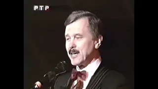 «Ты сама догадайся» («Тишина за Рогожской заставою»), поёт Леонид Серебренников